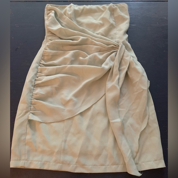 Revolve Superdown Green Cocktail Dress - Picture 1 of 6